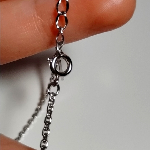 AUTHENTIC PAUL SMITH NECKLACE WITH BOX - Picture 4 of 6